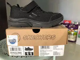 Sepatu skechers anak