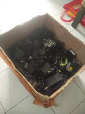 Jual charger laptop berbagai merek 2nd kondisi normal rata2 original