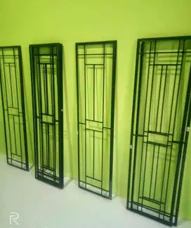 Pintu tralis jendela