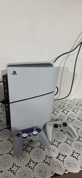 PLAYSTATION 5 SLIM DISK LIKE NEW