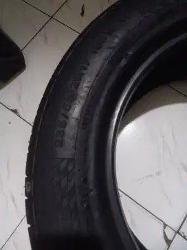 Accelera phi 235-55-17