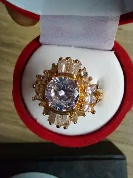 Cincin cantik the Queen