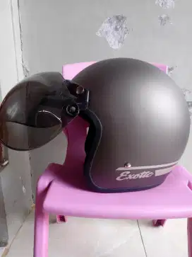 Helm bongo klasik masih baru