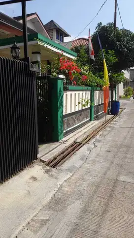 DIJUAL RUMAH DALAM KOMPLEK MARGAHAYU BANDUNG