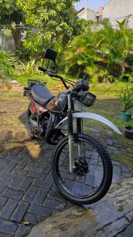 Di jual Suzuki TS 125, lengkap pajak hidup