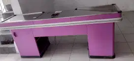 Meja kasir buaya