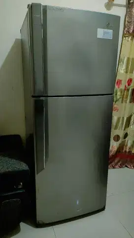 Kulkas LG Jumbo dua pintu