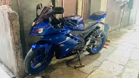 Yamaha R15 V2 2016