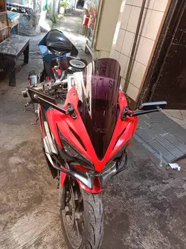 Bismillah jual honda CBR 150