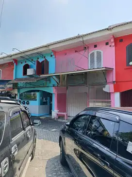 Ruko disewakan lokasi strategis dekat pasar modern BSD