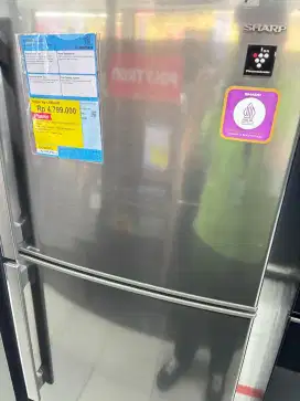 Kulkas Dua Pintu merk Sharp