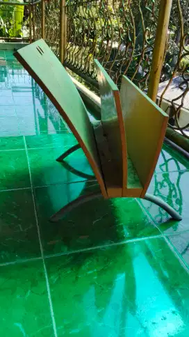 Rak Duduk Kayu Majalah