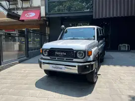 Toyota Land Cruiser 70 LX Wagon 2.8L A/T NIK 2025