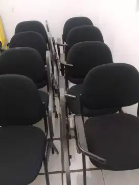 Jual kursi kuliah ada 10biji masih layak pakai