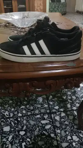 Adidas hitam size 43, original