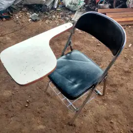 Kursi lipat kuliah