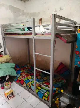 Tempat tidur tingkat FULL BESI