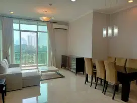 Disewakan Apartement Senayan residence 3BR Private lift with Golf View