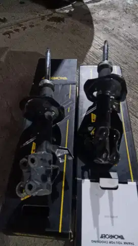 Shockbreaker buat Nissan Livina tahun 2010