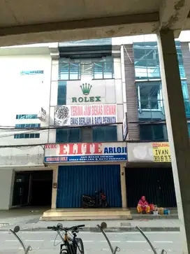 Ruko Komersil di Jl Panglima Polim Raya Pulo Kby Baru Jaksel