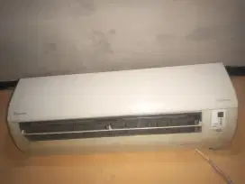 Dijual cepat AC Daikin inverter 1PK