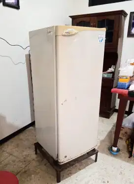 Freezer kulkas 1 pintu