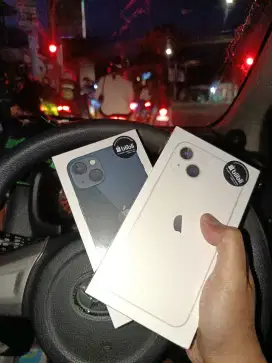 iPhone 13 128gb starlight white midnight garansi resmi ibox blibli