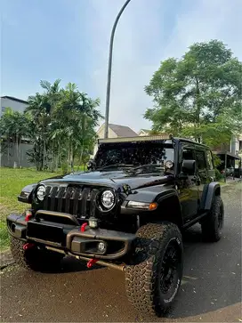 Rubicon 3.6 super low km, like new
