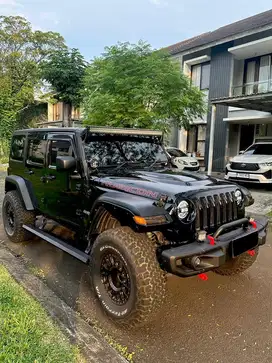 Rubicon 3.6 super low km, like new