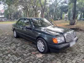 Mercedes benz 300E W124 lis becak 1989