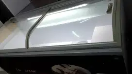 Frezer sliding kaca