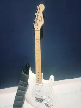 Gitar elektrik gender stratocaster