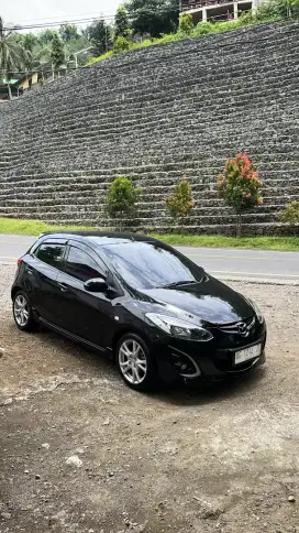 Mazda 2 (2010) AT tipe R