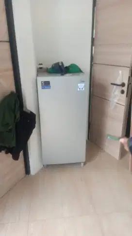 Kulkas 1 Pintu Midea