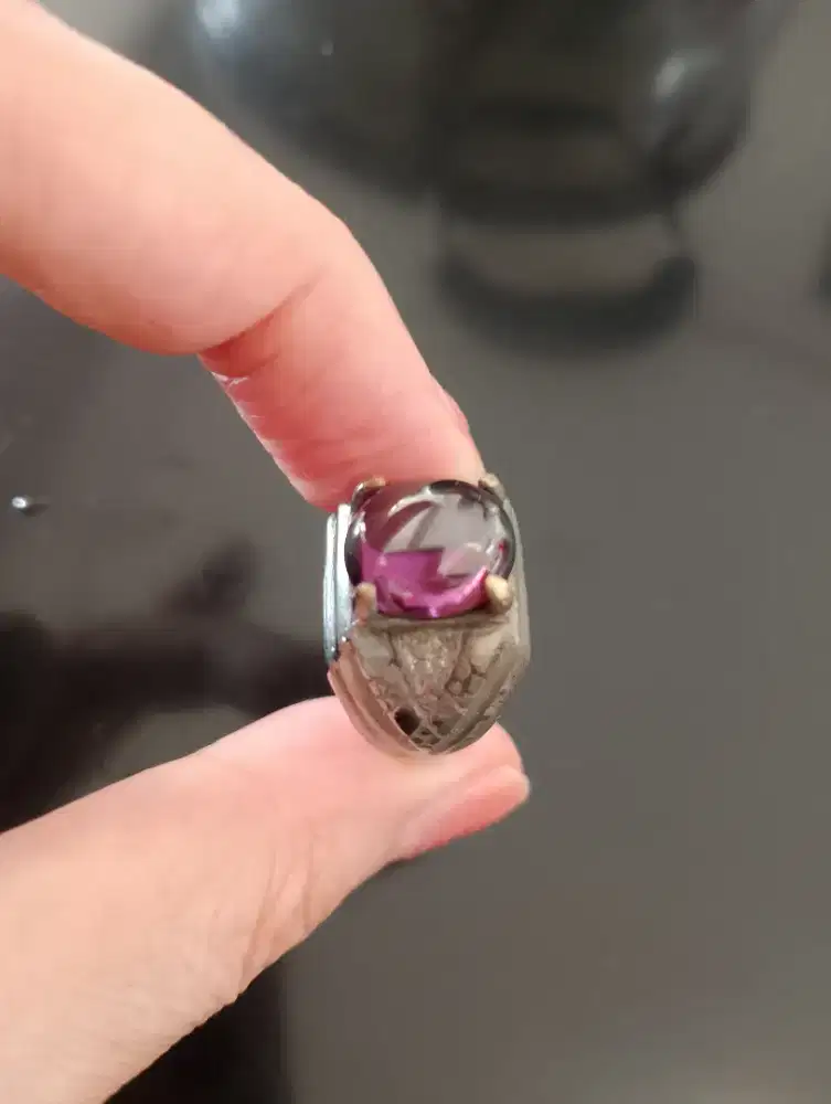 Cincin akik kecubung ungu