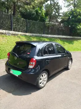 Nissan March L 2012