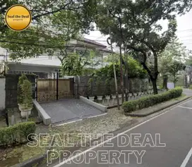 Disewakan Rumah Mewah Di Area Senopati/SCBD/Selong Jakarta  STD104