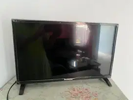 TV Panasonic Full HD LED TV 22 - TH-22D305G