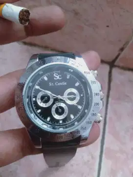 Jam tangan kondisi bagus jual cepat