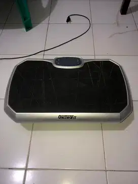Onetwofit fitness exercise vibration machine