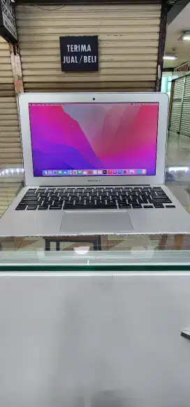 Macbook air 2015 4/256 11 inch ibox