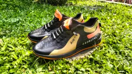 Sepatu running sneaker