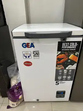 Dijual freezer GEA 100L