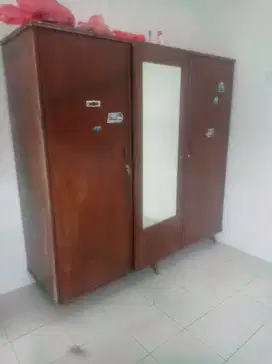 LEMARI  JATI ANTIK