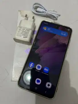 Samsung S21 FE fullset mulus normal warna ungu lavender