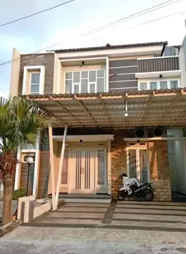 Rumah 2 Lantai Cluster Eksklusif Tirtasani