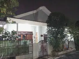 Rumah 2 Lantai di Kebayoran Lama, 5 menit ke Stasiun Kebayoran!