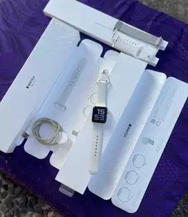 Apple Watch Series 3 38mm Silver RESMI (Barang simpenan) LIKE NEW