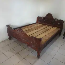 Dipan dan meja rias jati tua