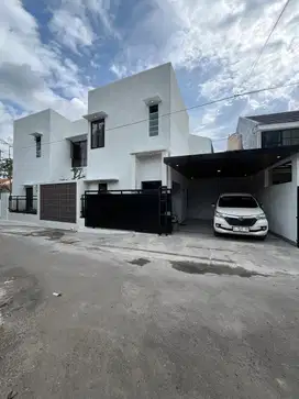 RUMAH MILENIAL DAN ESTETIC DENGAN MEZANIN 2 LANTAI DI WEDOMARTANI